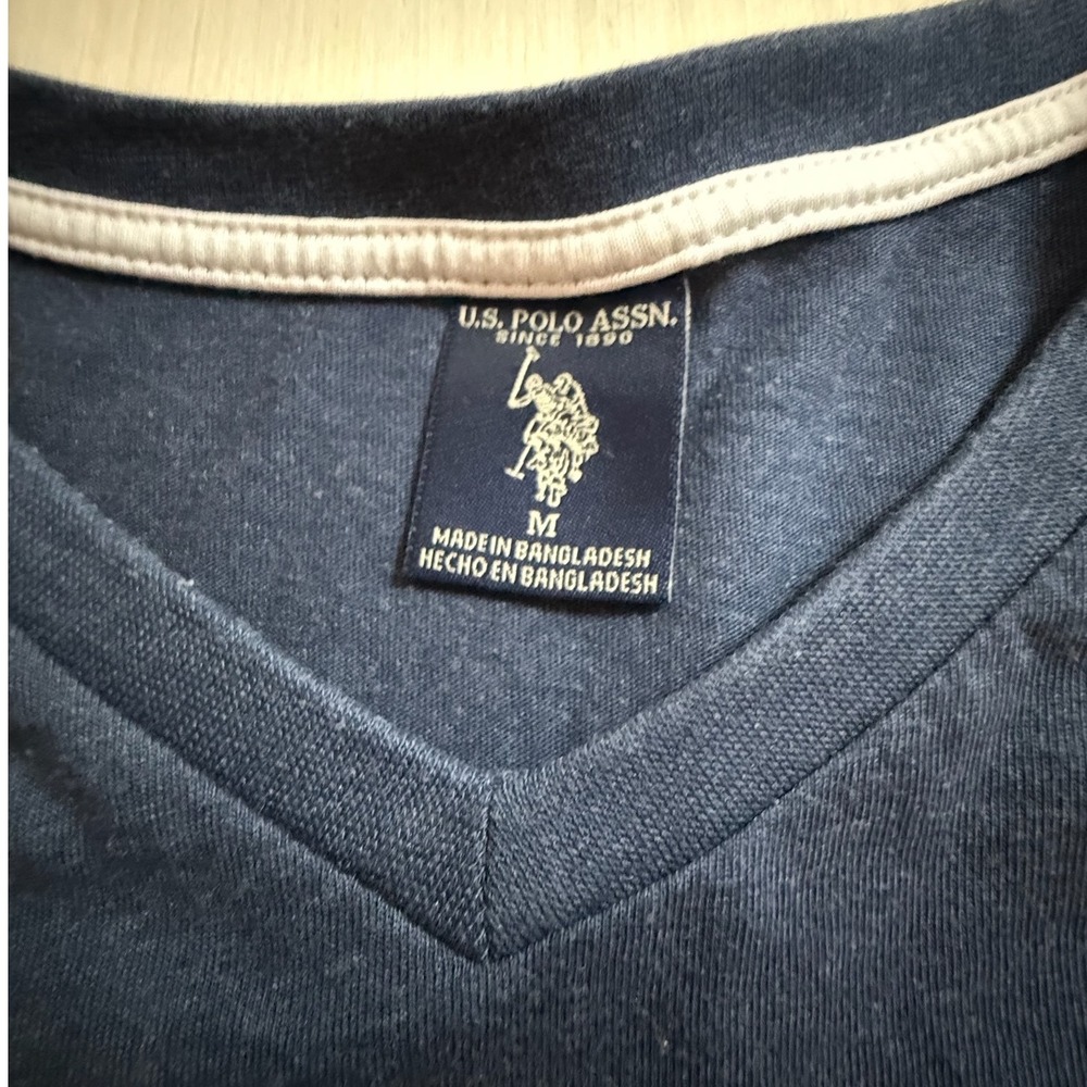 US Polo Assn Mens V-Neck T-Shirt Navy Blue Heather Short Sleeve Logo Size M